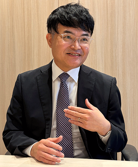 「患者さんの治療に役立つ質の高い講演会を」と語るイナガキさんの写真